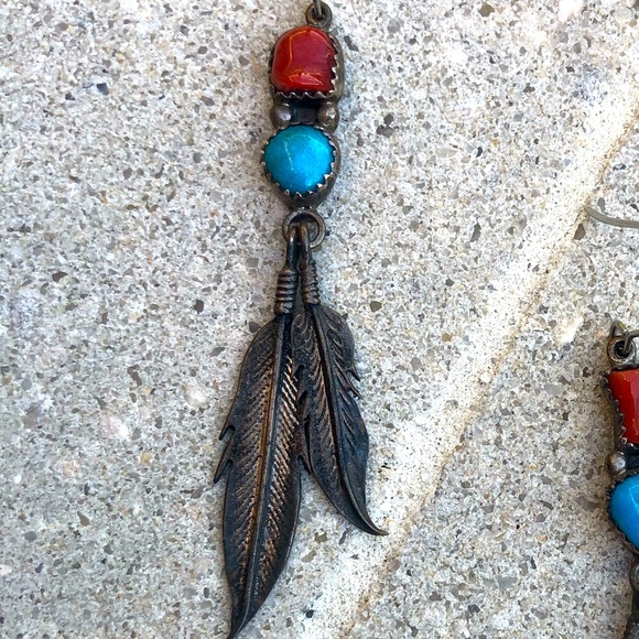 🔴 Navajo Carnelian and Turquoise Feather Earrings - Picture 5 of 7
